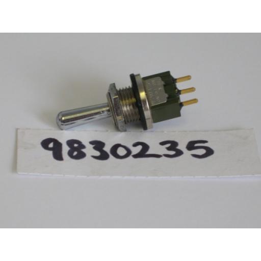 h983-0235-toggle-switch-736-p.jpg