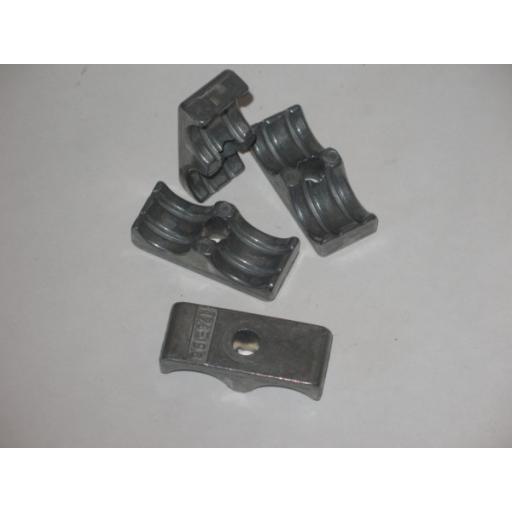 3423051 ALUMINIUM DOUBLE PIPE CLAMP