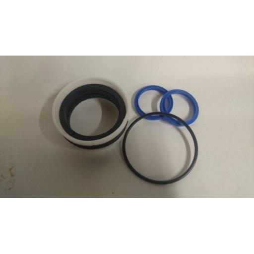 K25505194 Seal Kit KM602 and KM622 Bucket Cylinder Seal Kit